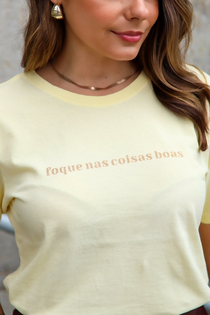 T-SHIRT ESTONADA COISAS BOAS - AMARELO