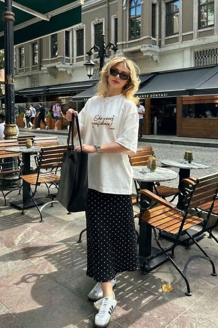 T-SHIRT CONFIDENCE -  OFF WHITE