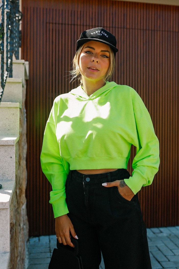 CROPPED ESTONADO MANGA LONGA COM CAPUZ OVER - VERDE NEON
