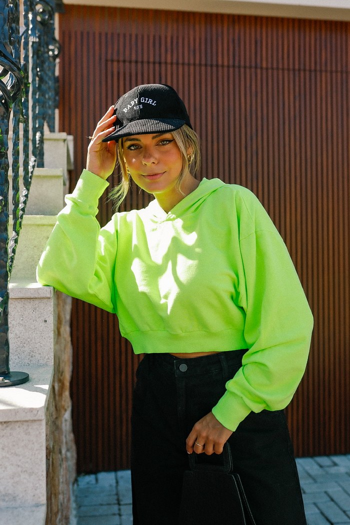 CROPPED ESTONADO MANGA LONGA COM CAPUZ OVER - VERDE NEON