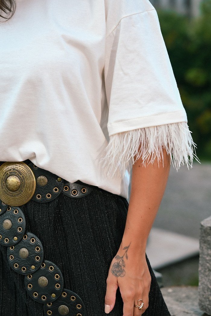 T-SHIRT OVERSIZED PLUMAS - OFF WHITE