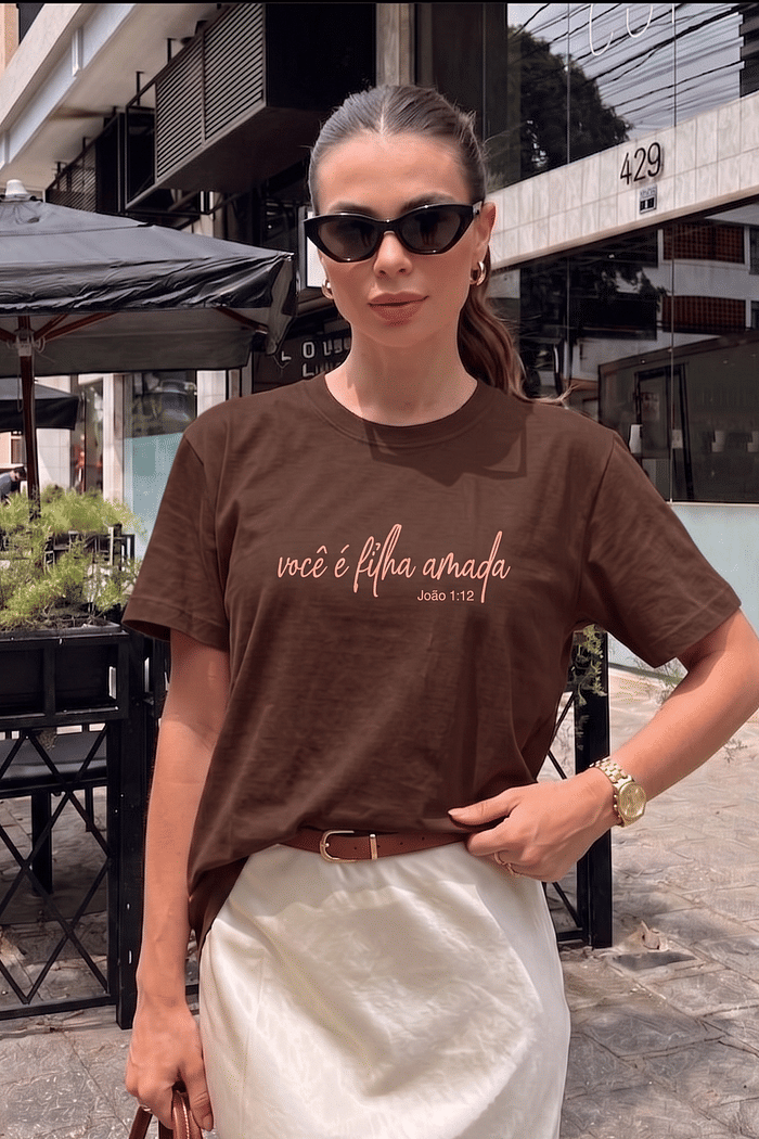 T-SHIRT FILHA AMADA - MARROM