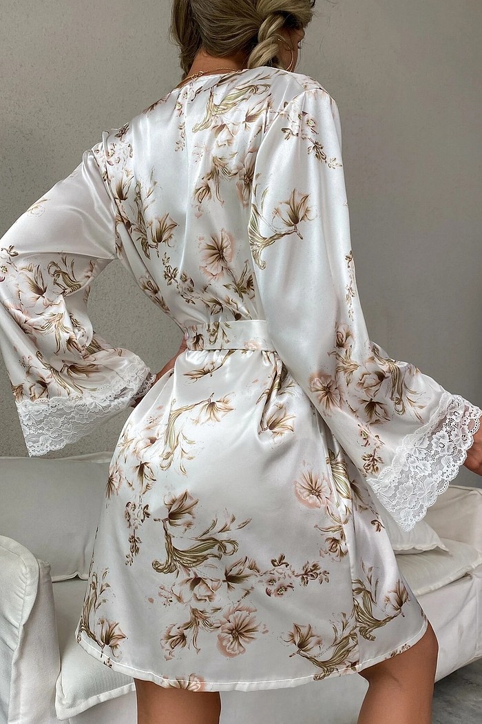Roupão Floral e Renda