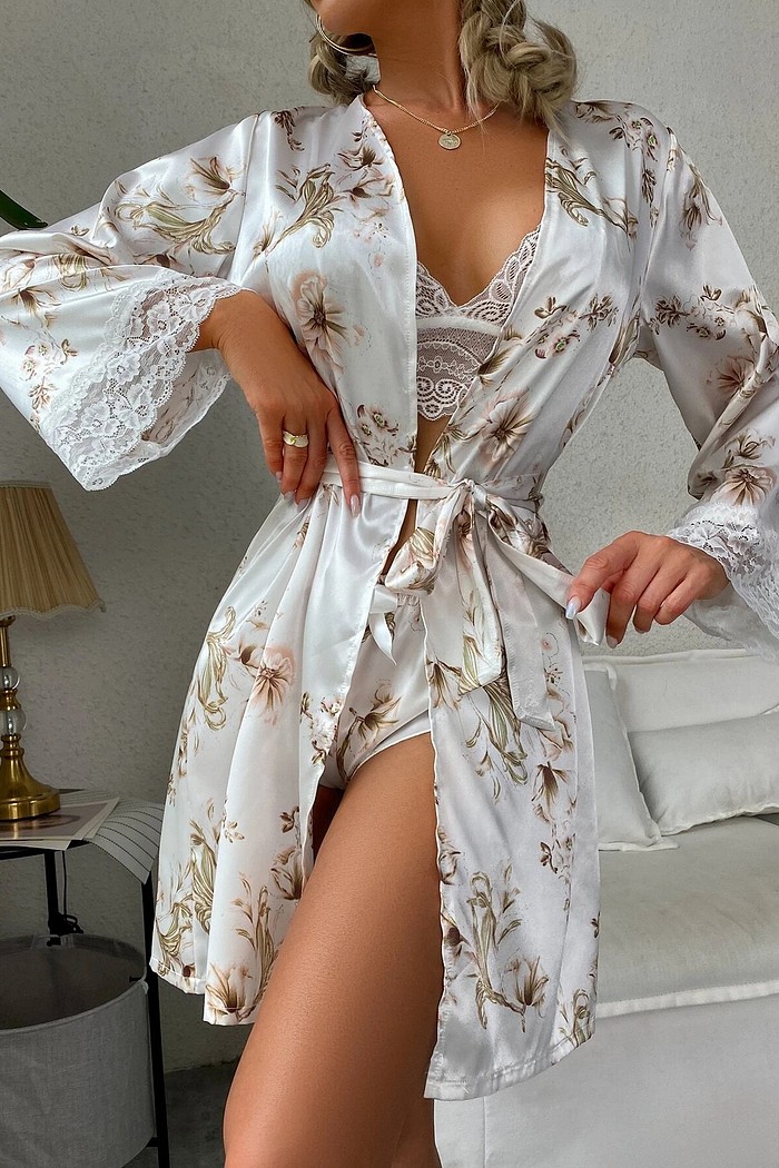 Roupão Floral e Renda