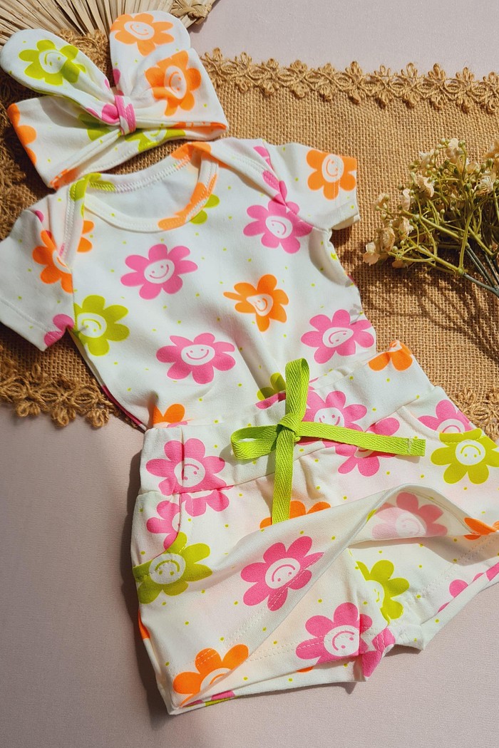 Body MC + Short Saia + Laço