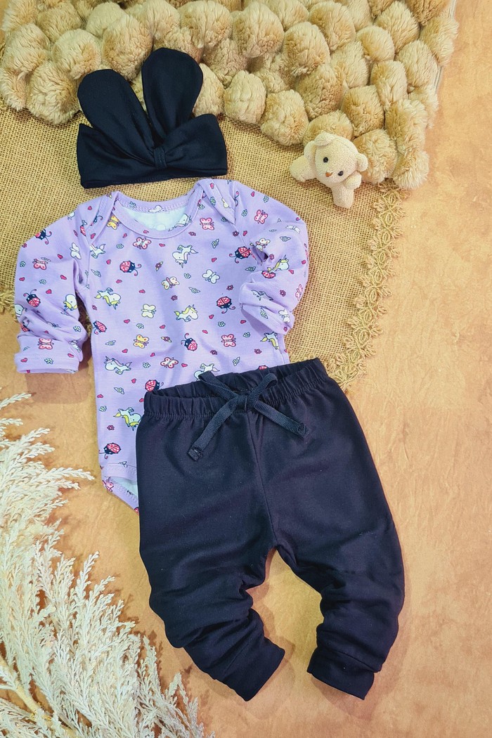 Calça Preta + Laço Preto + Body ML