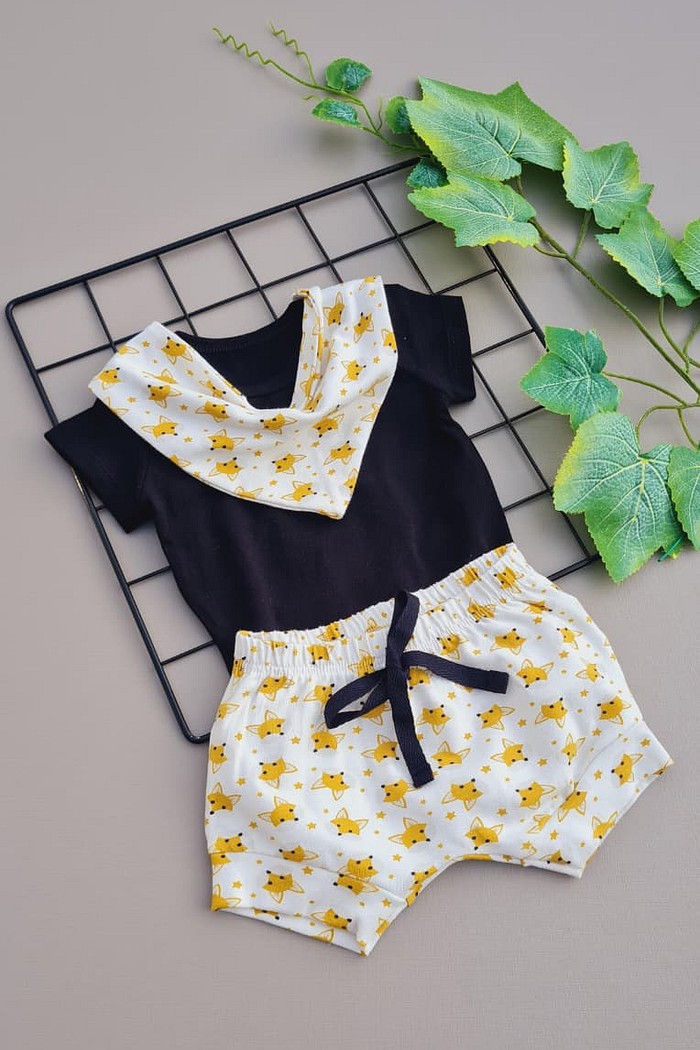 Body MC Preto + Shorts + Bandana