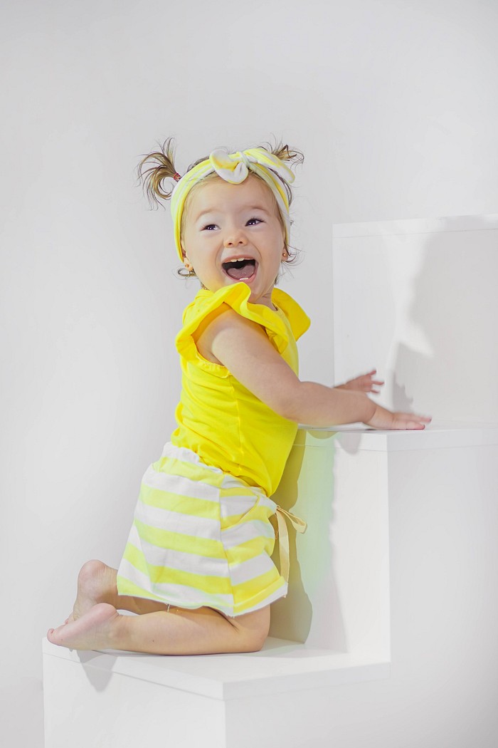 Body Frufru MC Amarelo + Short Saia + Laço