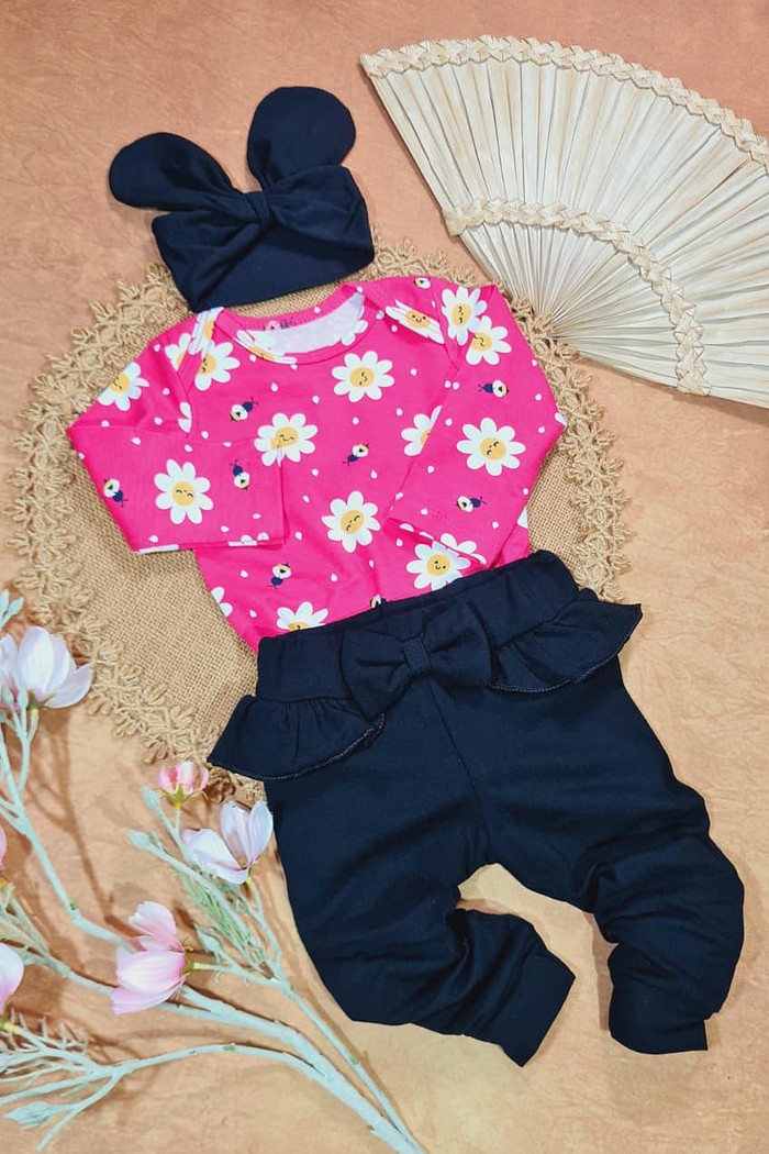 Body ML + Calça Frufru Preta + Laço Preto