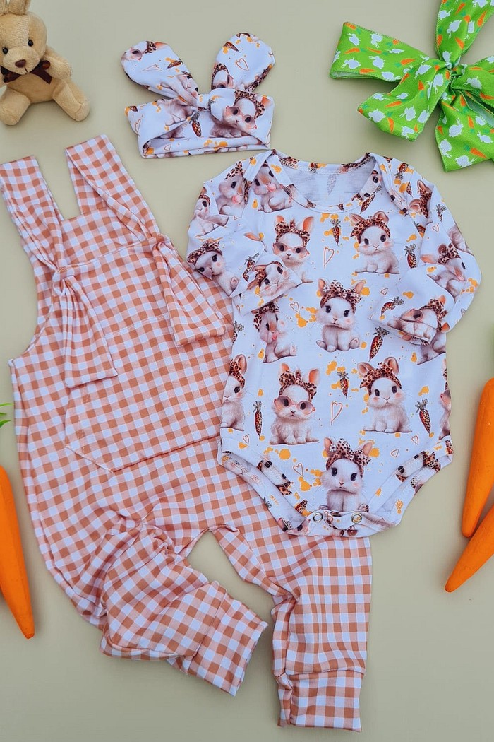 Jardineira Xadrez Marrom + Body e Laço estampado