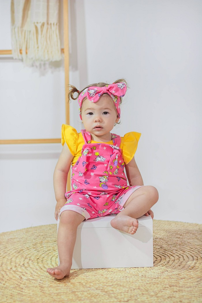 Body Frufru MC Amarelo + Jardineira + Laço