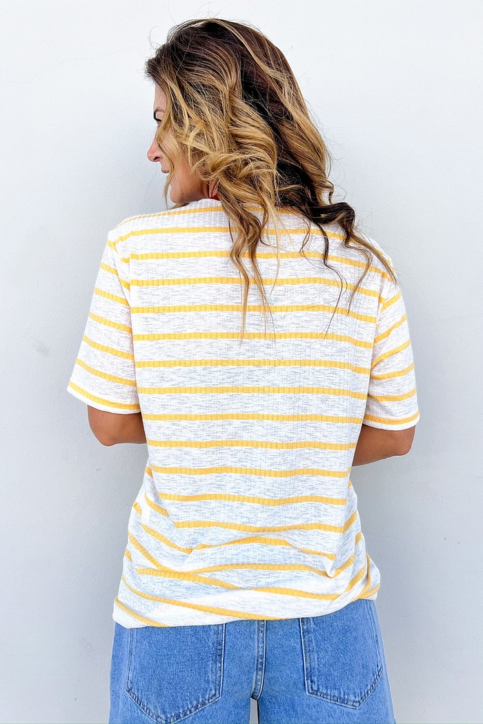 T-Shirt de Listras Gola Vermelha Nora - MiniMoni