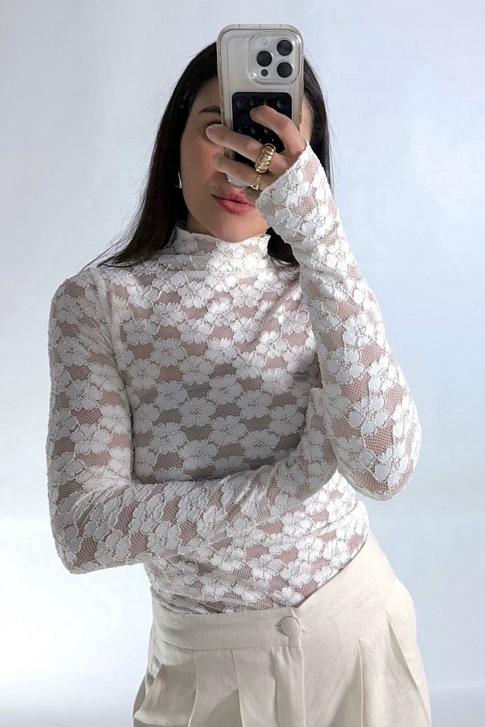 Blusa de Renda Manga Longa Branca Carmel - MiniMoni