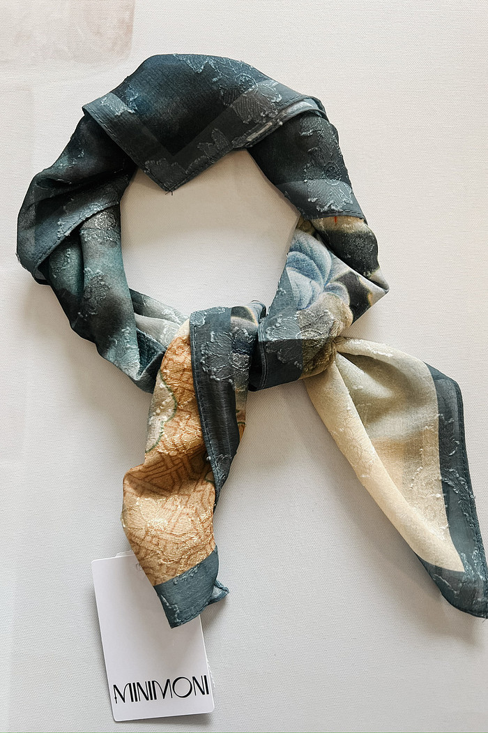 Lenço de Seda Premium - Mini Moni