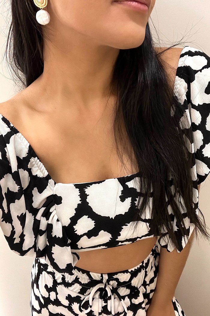 Top Ombro a Ombro Preta e Branca Lilly