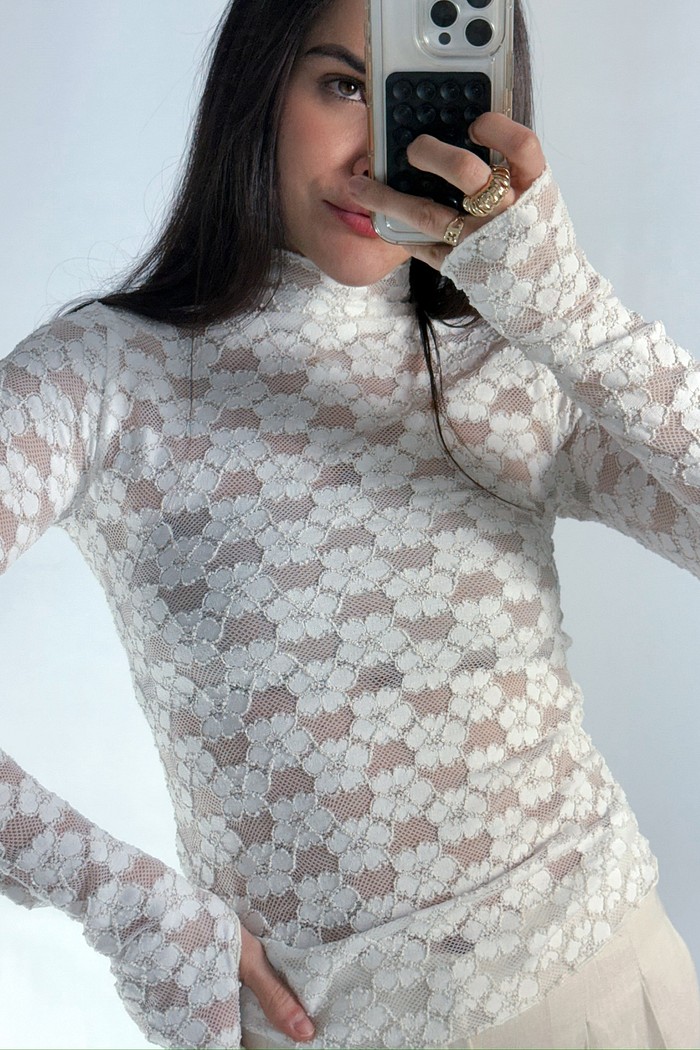 Blusa de Renda Manga Longa Branca Carmel - MiniMoni