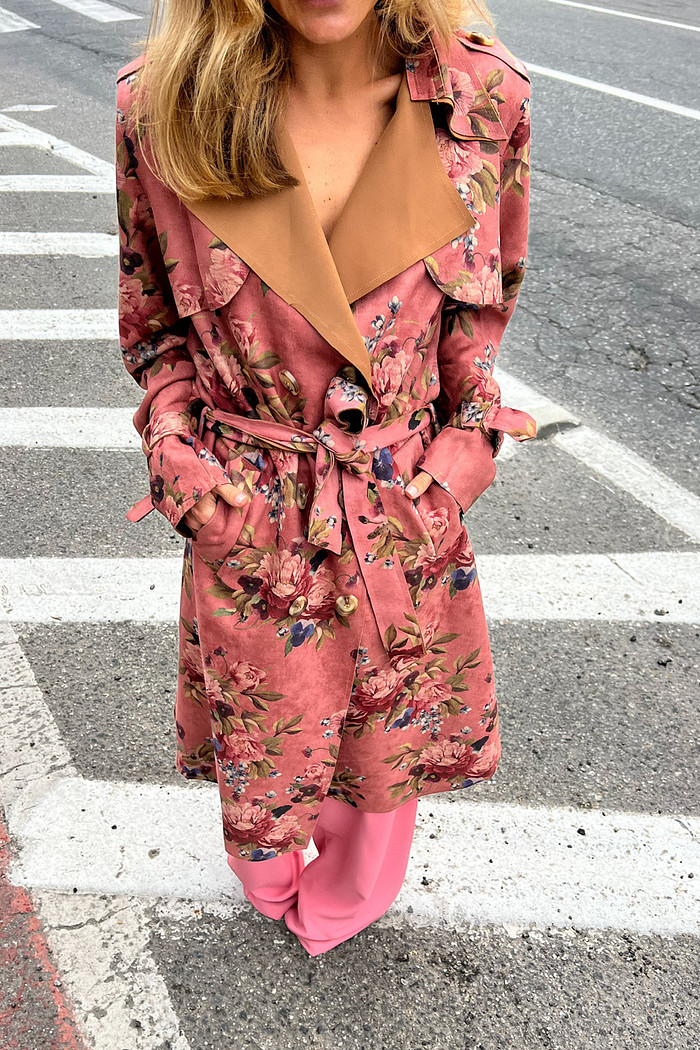 Sobretudo de Suede Floral Rosa - Mini Moni