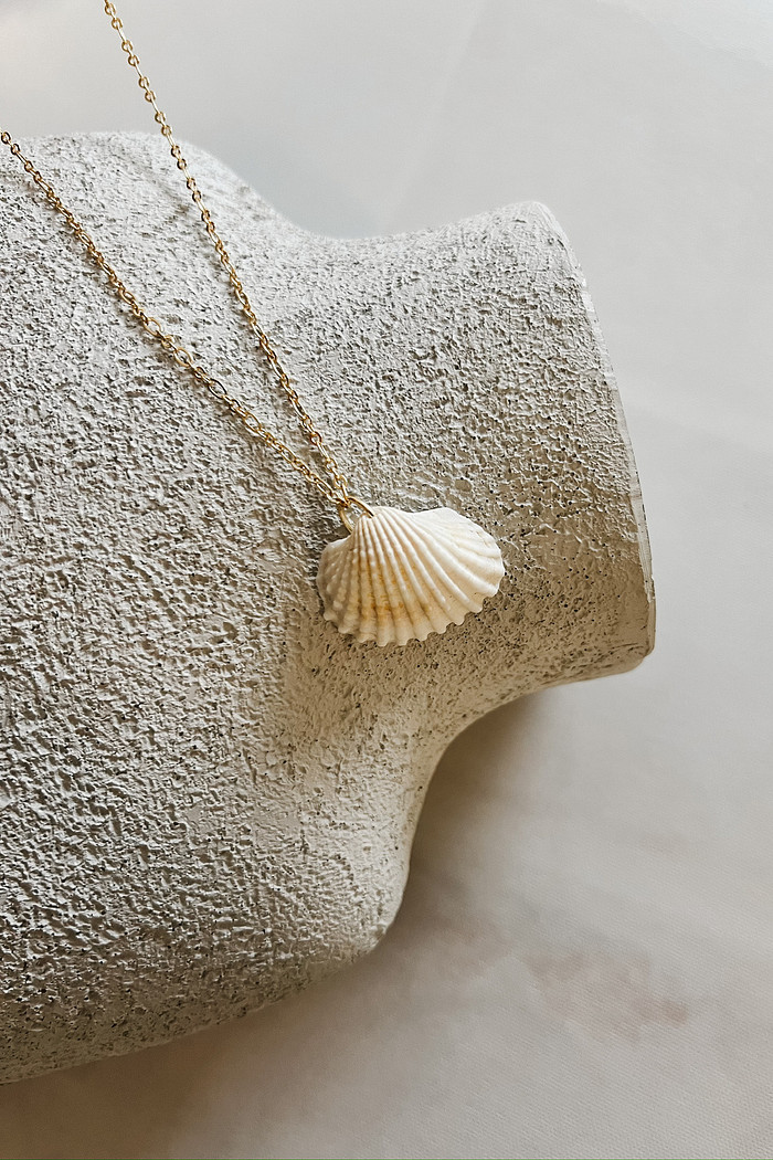 Colar de Concha Unitário Dourado - Mini Moni