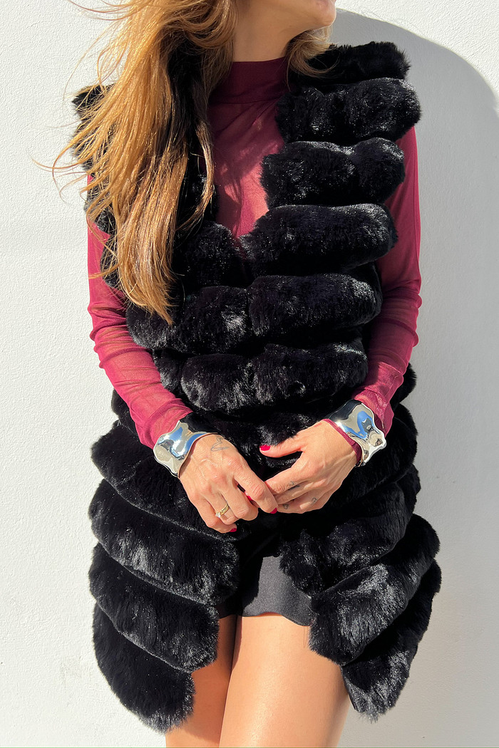 Maxi Colete de Pelo Preto - Mini Moni