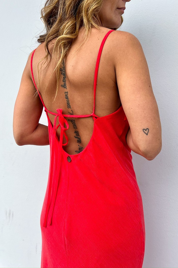 Modelagem Elegante - Vestido Longo Noel Minimoni Vestido Longo Noel Vermelho Drapeado Busto Modelagem Elegante - Minimoni