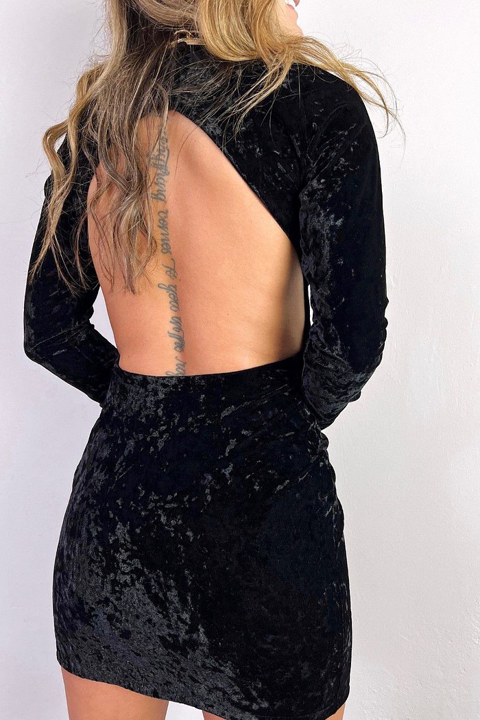 Vestido Curto Manga Longa Veludo Molhado Preto Lívia - Mini Moni