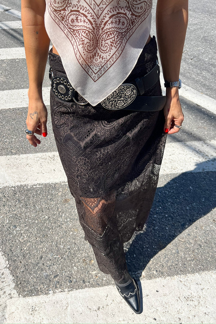 Saia Longa de Renda Preta - Mini Moni