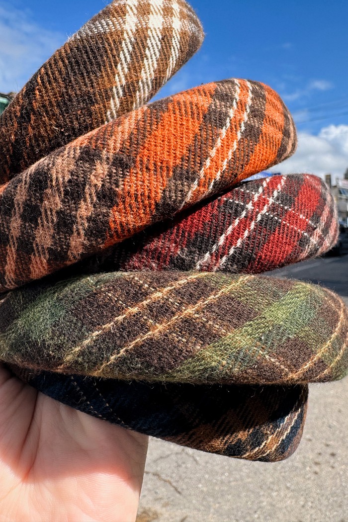 Tiara Grossa Açafrão Burberry - MiniMoni