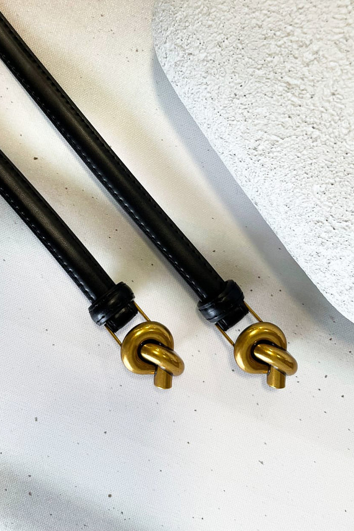 Cinto Slim de Couro Preto Fivela Dourado - Mini Moni