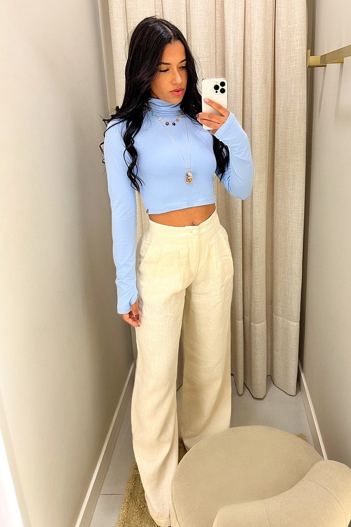 Blusa cropped azul manga longa gola alta feminina casual blusa cropped azul feminina, blusa gola alta azul, cropped manga longa azul, blusa justa feminina azul, cropped básico azul, blusa moderna feminina, moda casual feminina azul, blusa cropped para sair, cropped azul de inverno, blusa azul fashion feminina