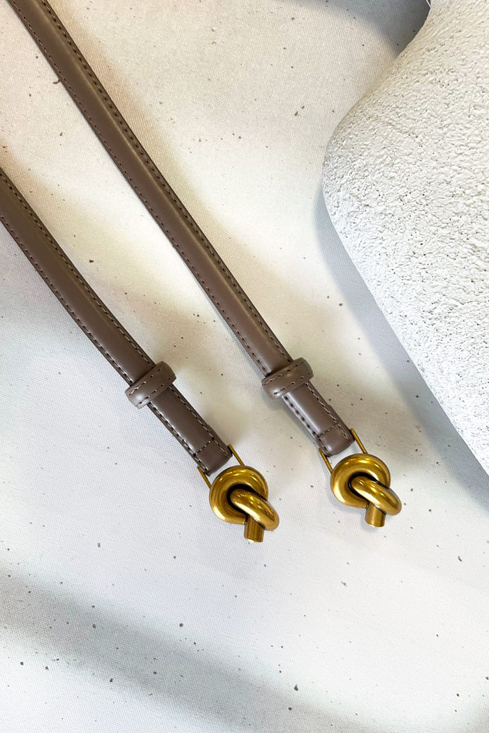 Cinto Slim de Couro Marrom Fivela Dourada - Mini Moni