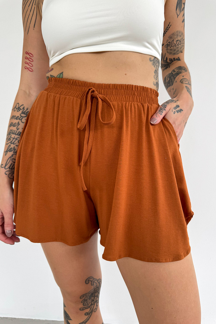 SHORT LUNAR CARAMELO