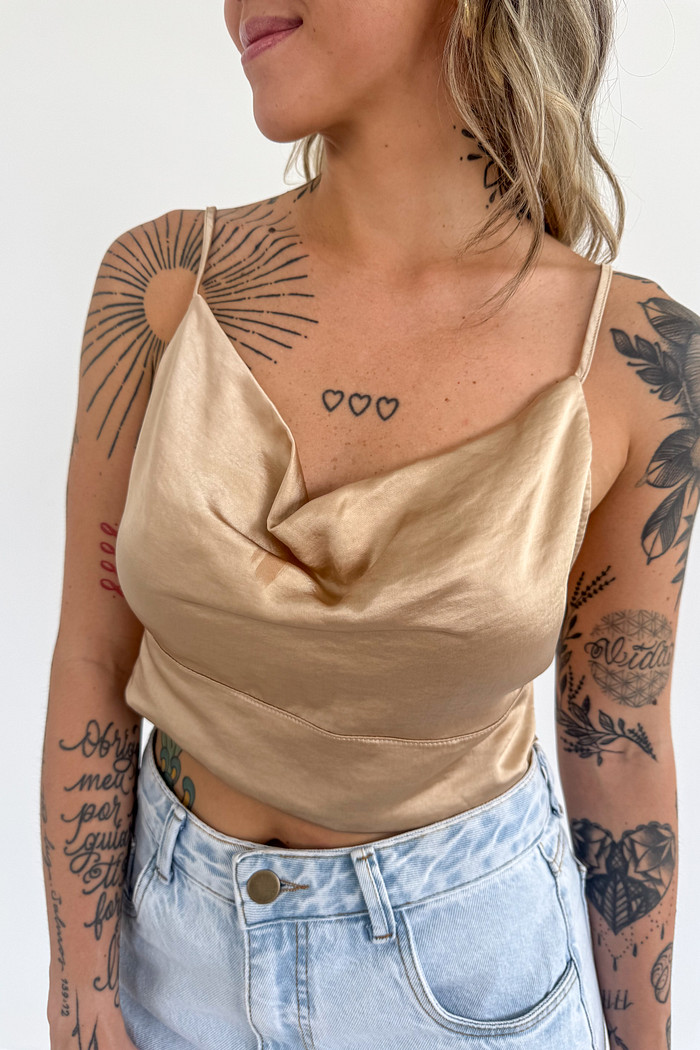 TOP DEGAGE FAIXA CETIM