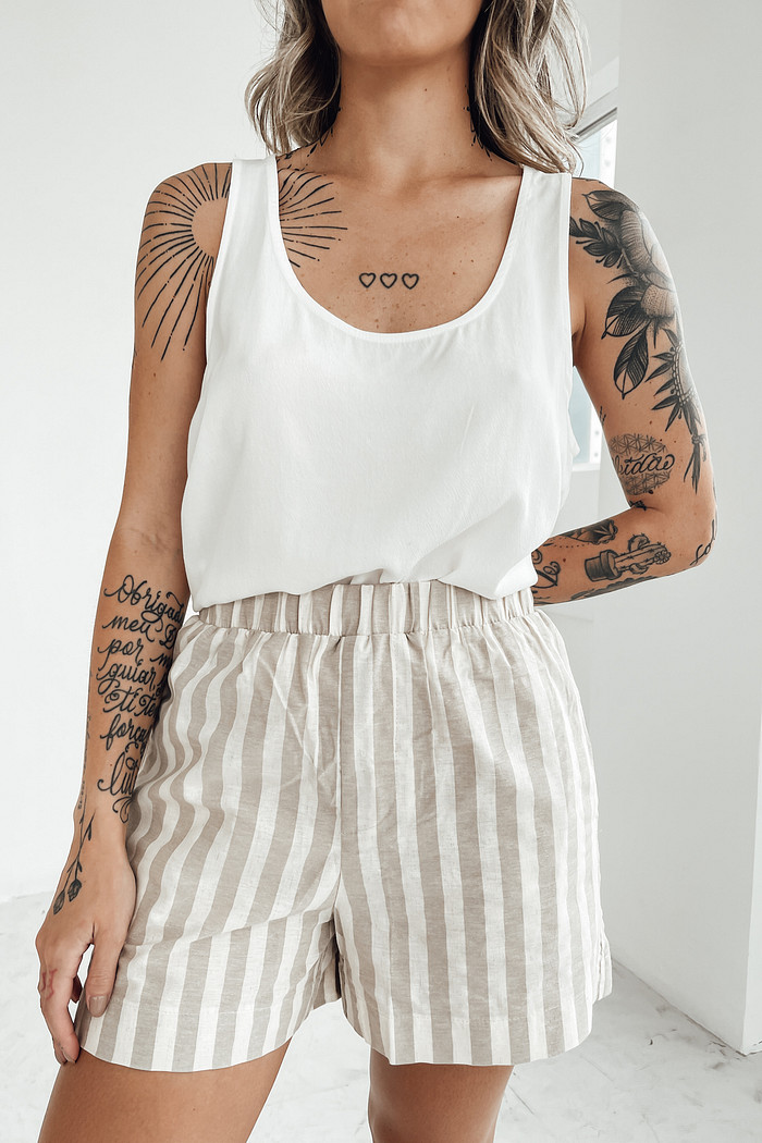 SHORT ALFAIATARIA LINHO LISTRAS