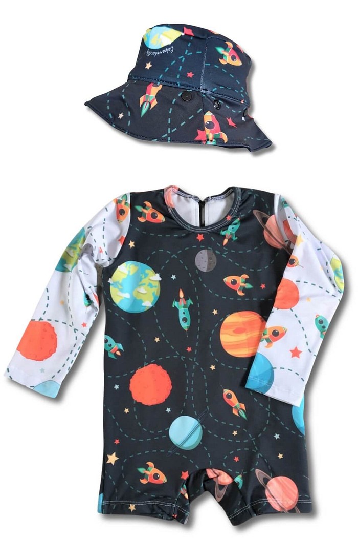 Kit Universo Macacão + Chapéu dupla face proteção UV 50+