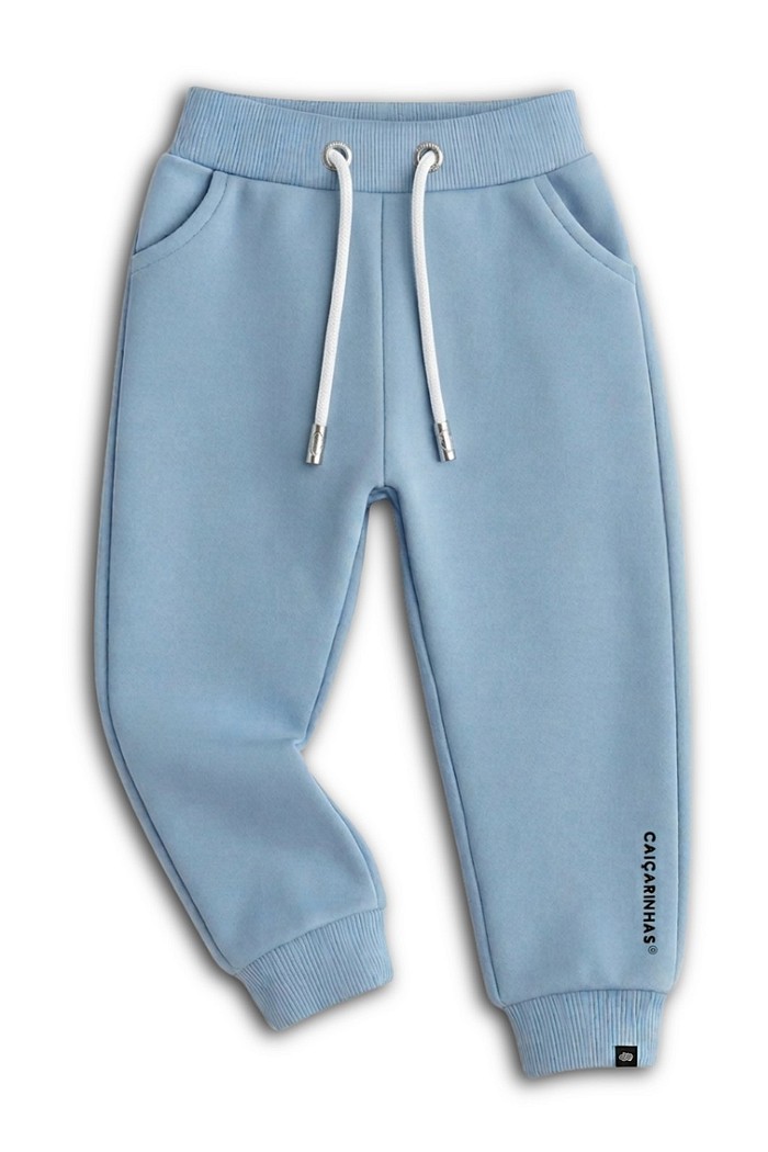 Calça infantil Jogger Azul Claro com punho e ajuste na cintura em tecido Moletom Flanelado