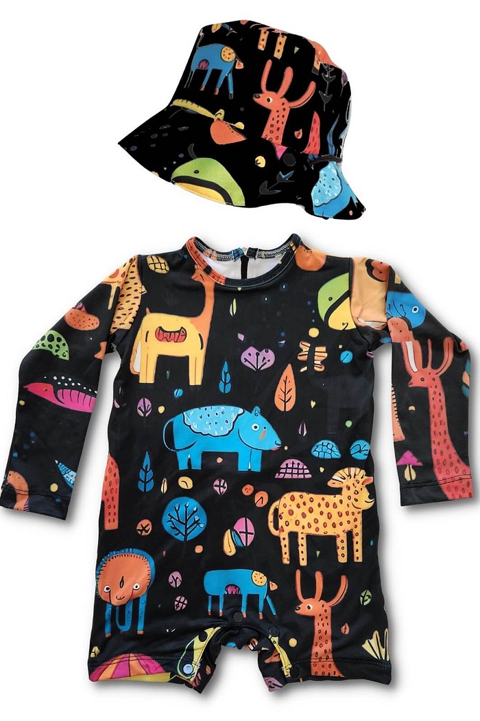 Kit Macacão Uv 50+ Animais Abstratos preto + chapéu dupla face