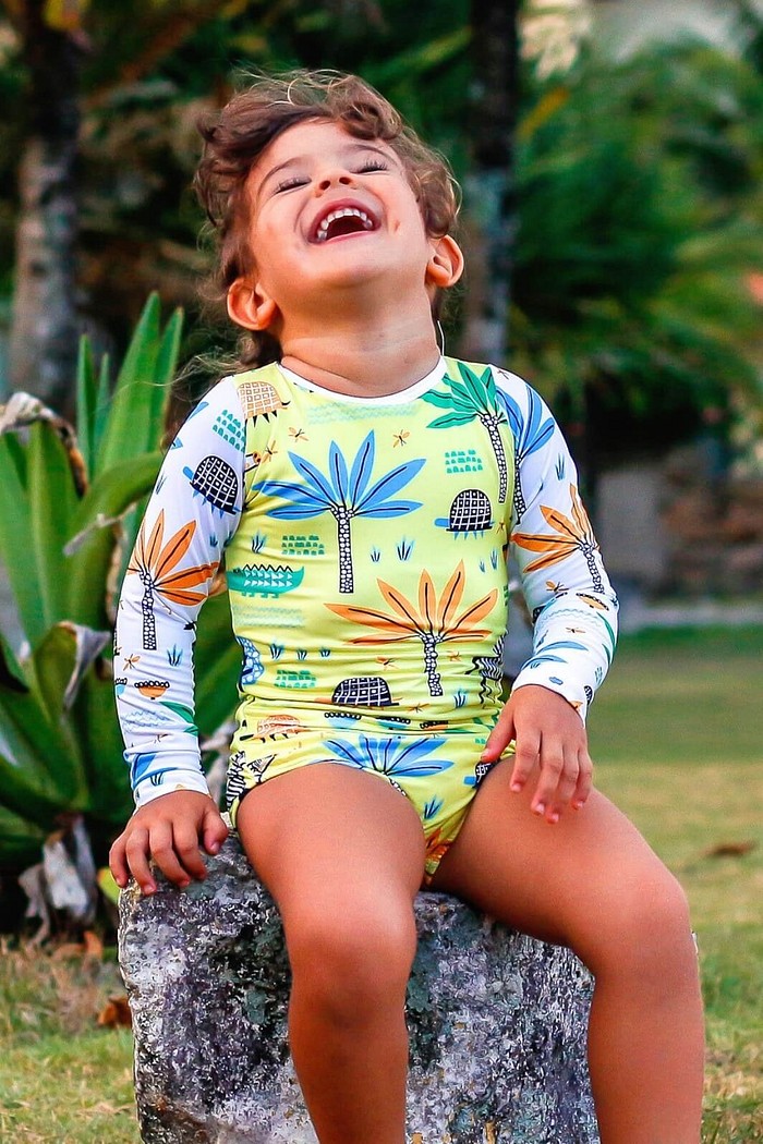 Maiô Infantil Proteção Solar UV 50+ Manga Longa e Zíper nas Costas Amarelo Safari