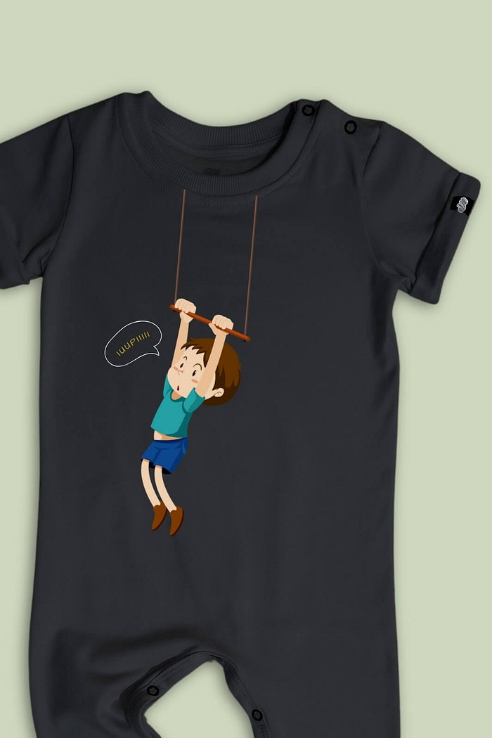 Macacão Bebê Longo Manga Curta Algodão Sustentável Preto Yupii
