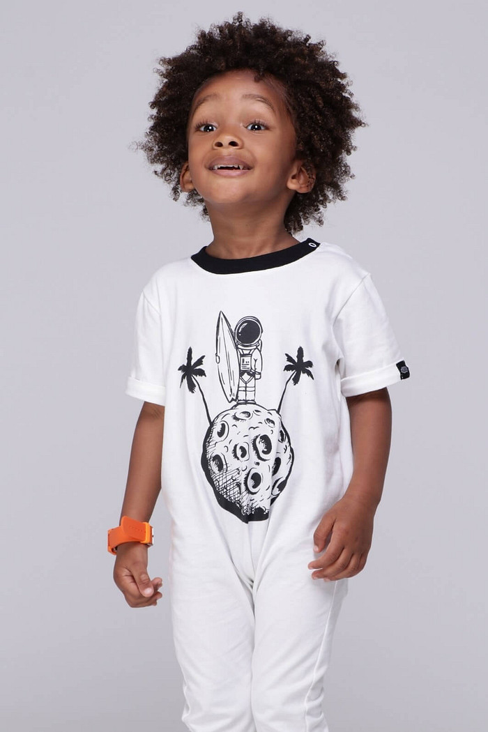 Macacão Bebê Longo Manga Curta Algodão Sustentável Toque Macio Astronauta Off White
