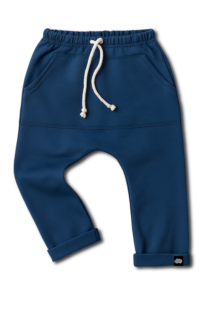 Calça Infantil Saruel Azul Marinho com ajuste na cintura, bolso frontal em moletinho