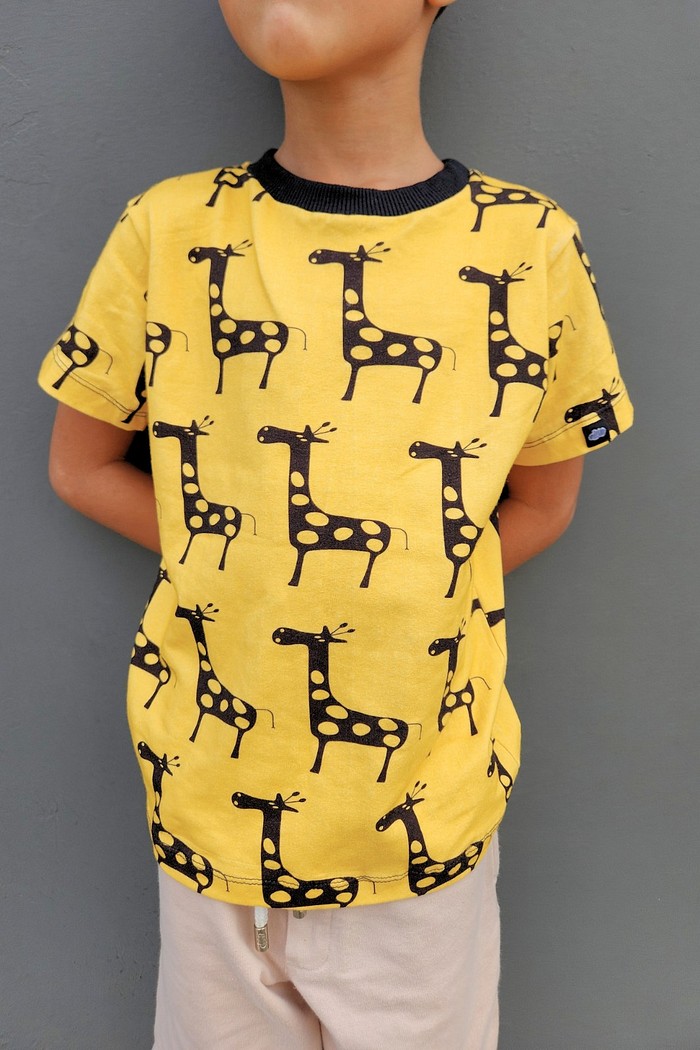 Camiseta Infantil MC Amarela Girafas
