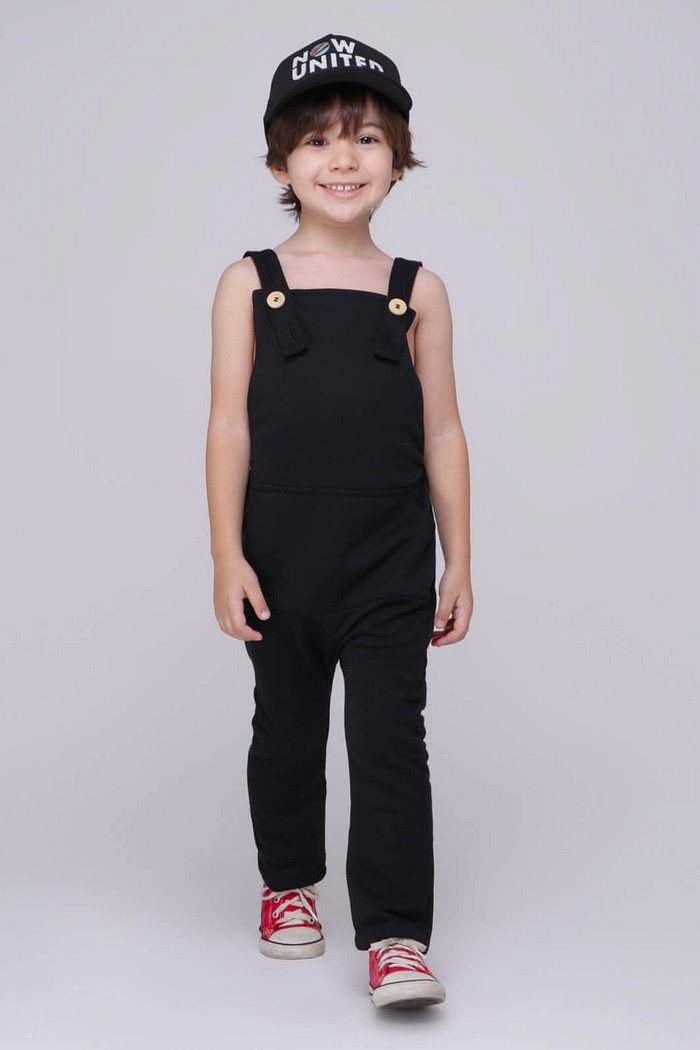 Jardineira Infantil Longa com Alça e Cintura Ajustável Preta em Moletinho