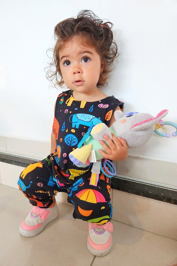 Macacão Longo Manga Regata Preto Animais Abstratos Estampa Digital Sustentável