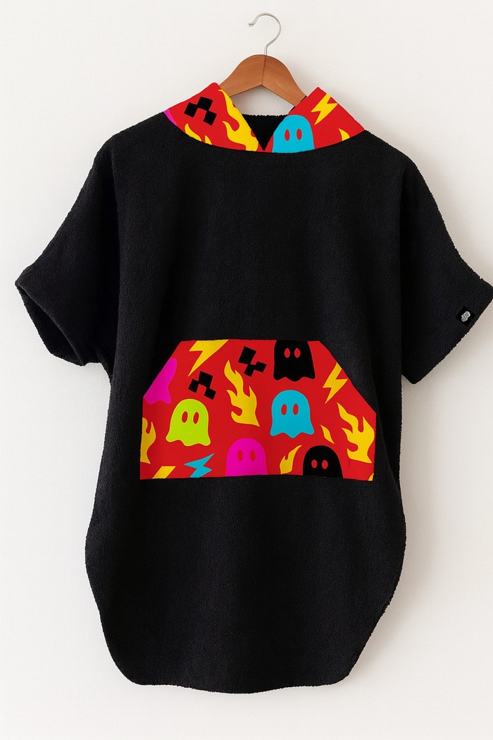 Roupão Poncho Infantil Com Capuz 100% Algodão Atoalhado Super Secagem Proteção UV50+ Preto e Vermelho Fantasminhas