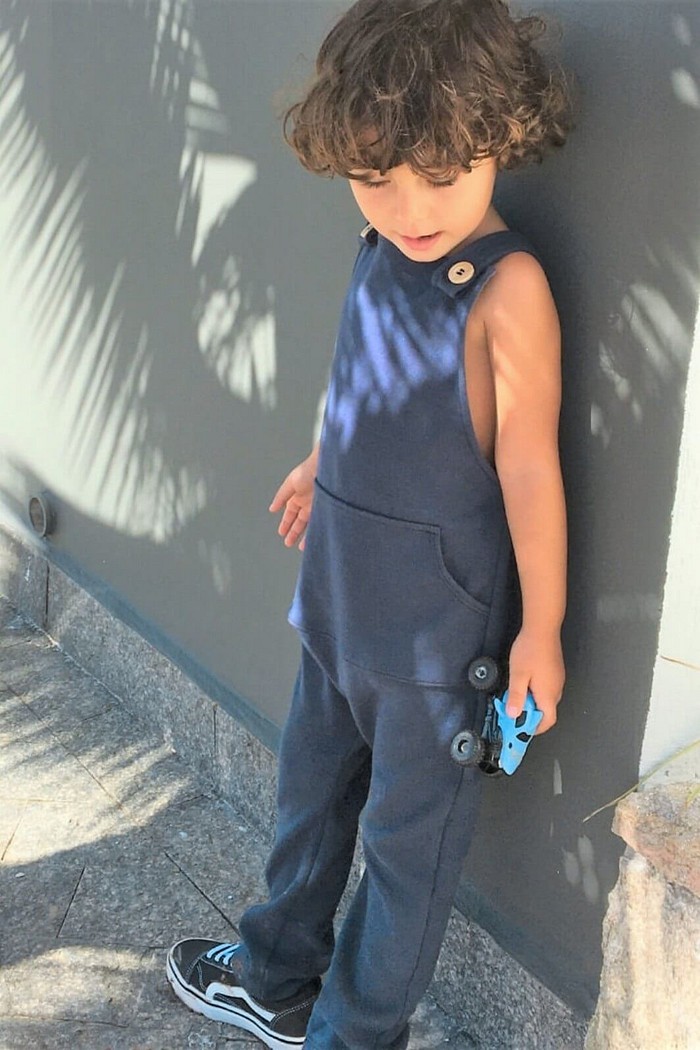 Jardineira Infantil Longa com Alça e Cintura Ajustável Azul Marinho em Moletinho