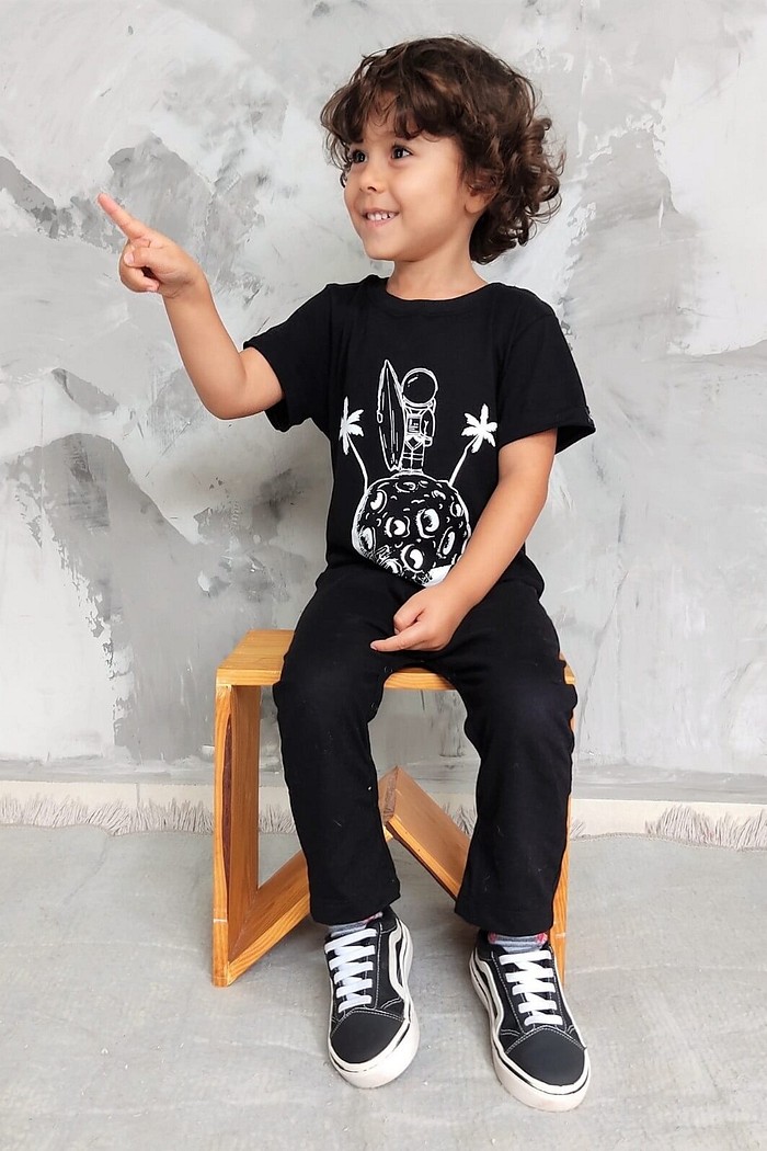 Macacão Bebê Longo Manga Curta Algodão Sustentável Toque Macio Preto Astronauta Surf