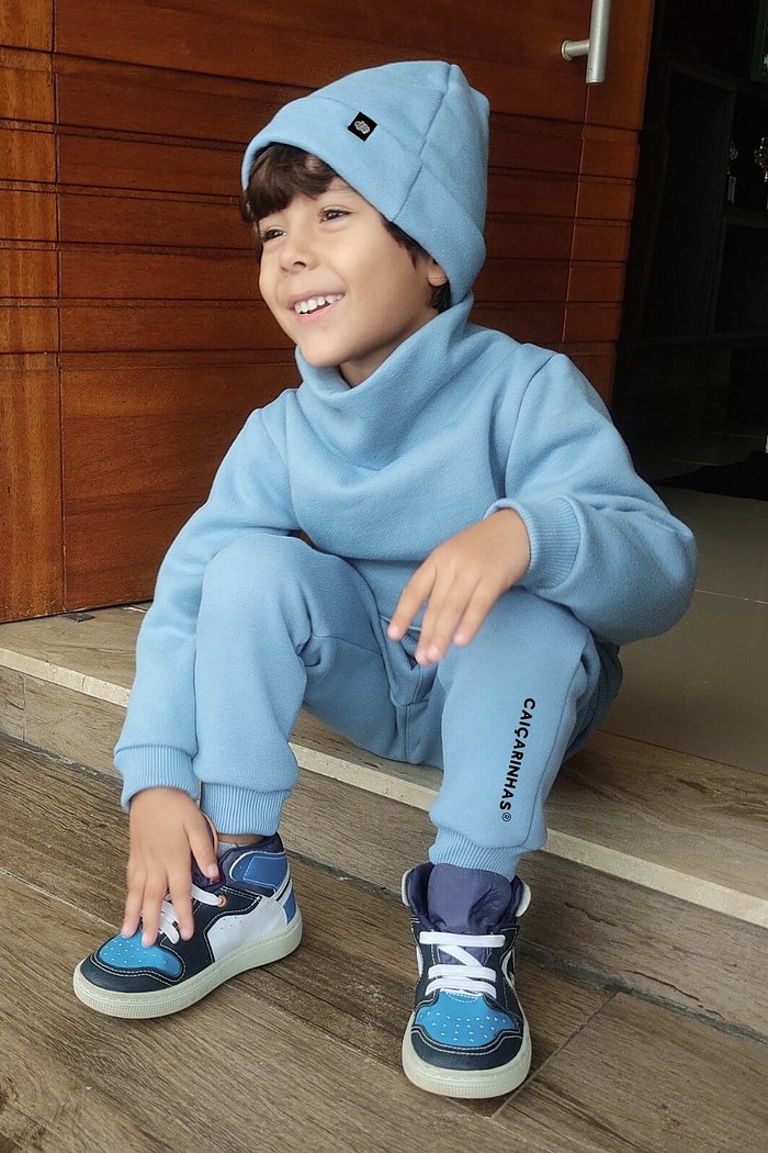 Look completo moletom azul casaco + calça + touca