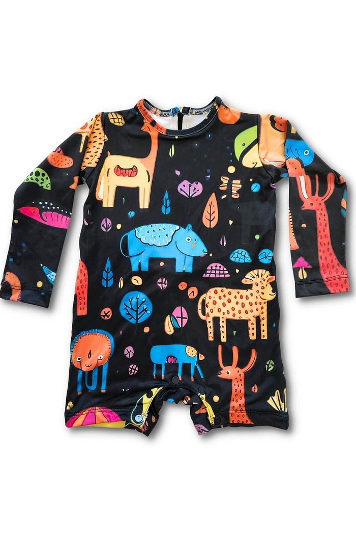 Kit Macacão Uv 50+ Animais Abstratos preto + chapéu dupla face