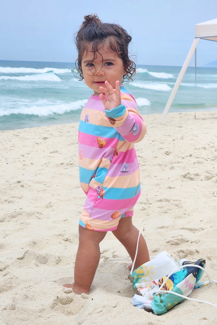 Macacão Praia Bebê Proteção Solar UV 50+ Manga Longa Rosa Conchinhas