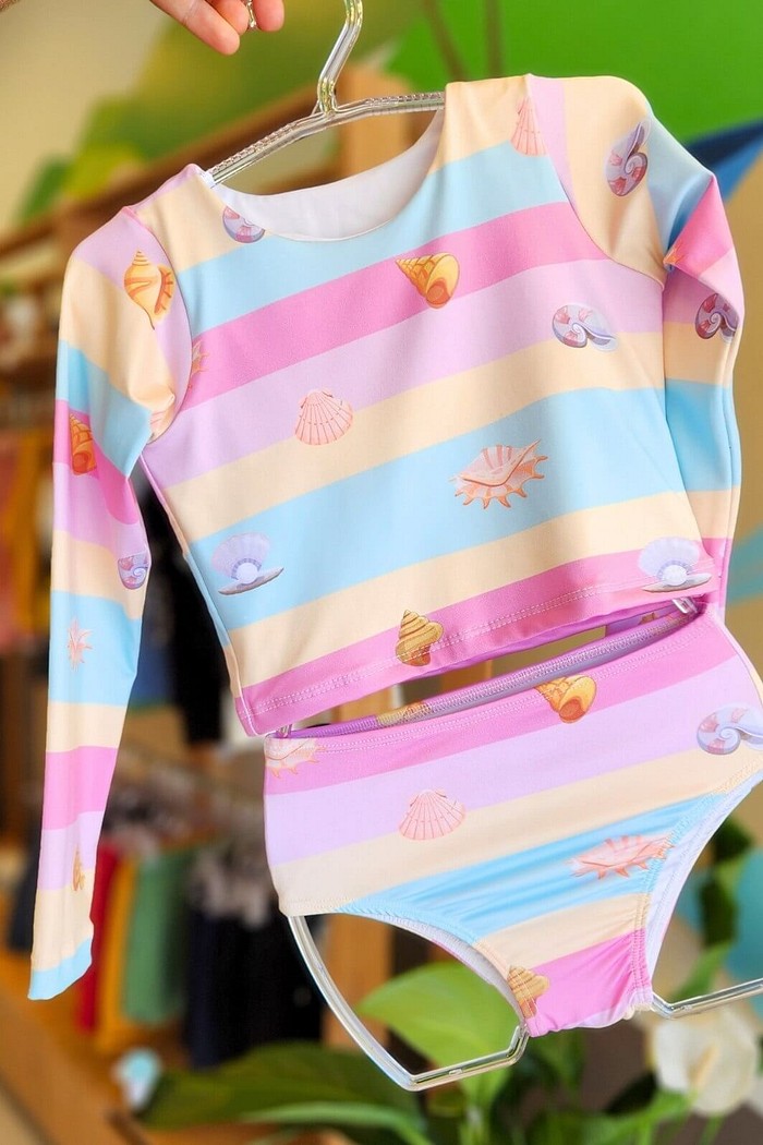 Biquíni Infantil Cropped Manga Longa e Calcinha Alta Rosa Conchas do mar